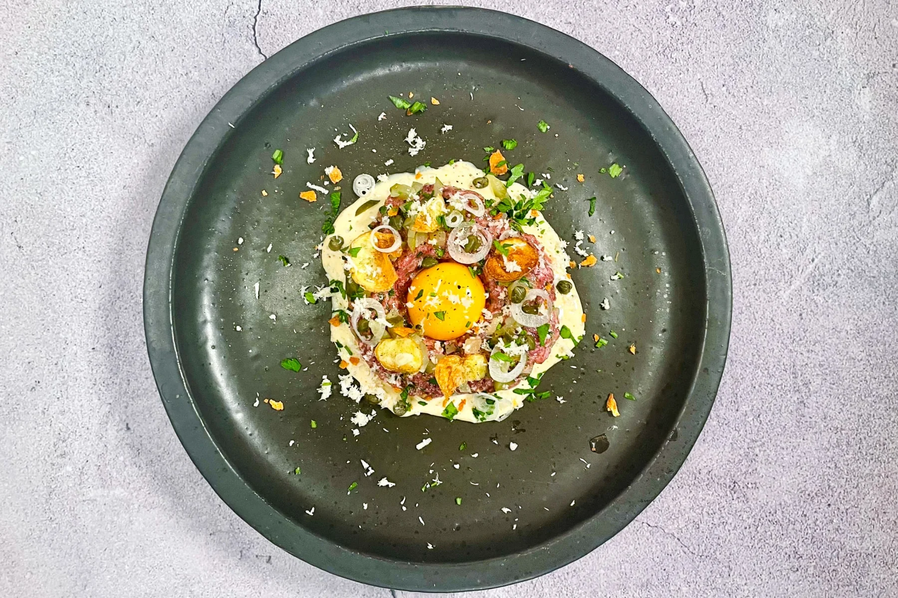 Råbiff rådjur eller hjort med klassiska smaker