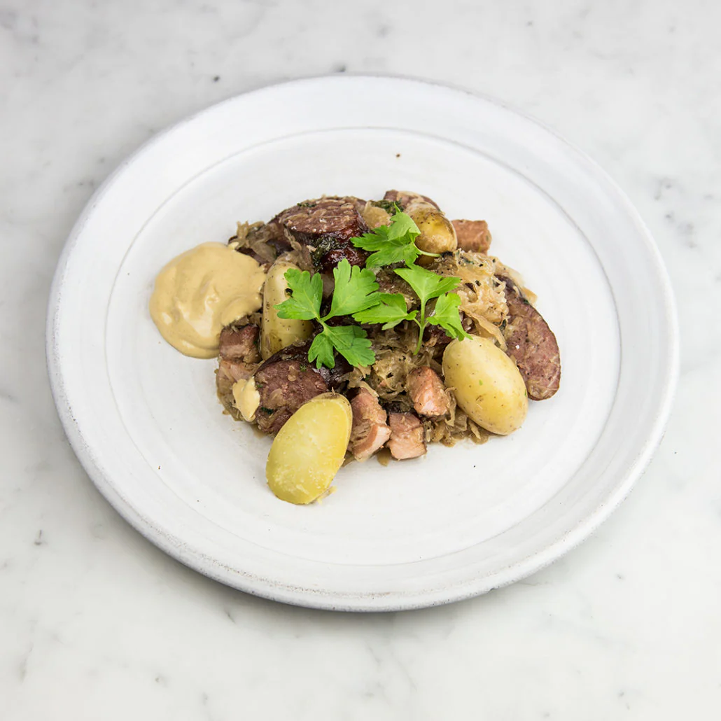 Choucroute – Surkål med Viltkorv, Skinka & Fläsk